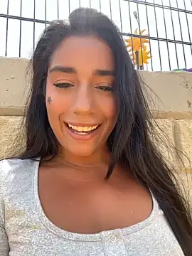 SaryJonex online show from August 4, 2026, 2:41 pm
