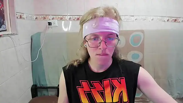 Snapshot of Jinnbooky chatting on July 8, 2026, 7:51 pm Jinnbooky online show from July 8, 2026, 7:51 pm