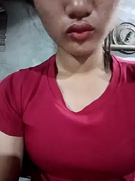 Snapshot of Rosie_LoveUU chatting on April 27, 2026, 11:14 pm Rosie LoveUU online show from April 27, 2026, 11:14 pm