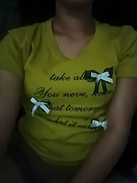 Snapshot of Rosie_LoveUU chatting on June 10, 2026, 11:46 pm Rosie LoveUU online show from June 10, 2026, 11:46 pm
