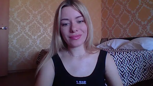Softy Aura  online show from May 20, 2026, 9:26 am