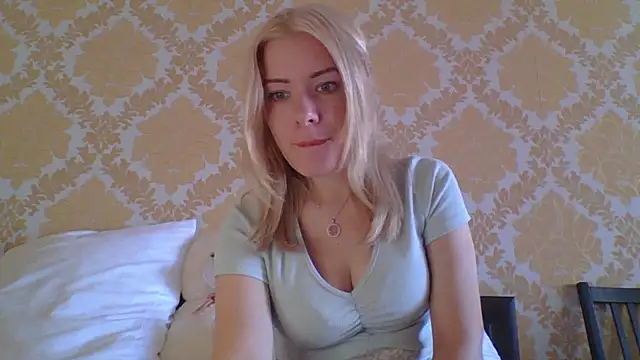 Softy Aura  online show from July 28, 2026, 9:48 am