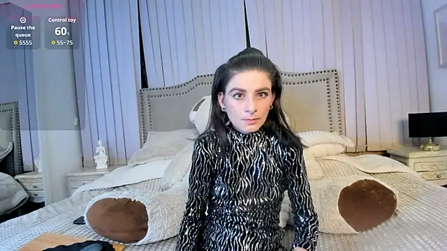 mariana  thompson online show from June 26, 2026, 3:11 am