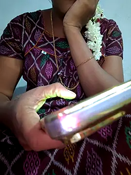 Tamil Hot HoneyBee online show from July 7, 2026, 4:33 pm