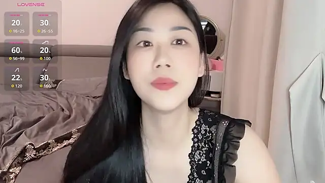 Snapshot of F-Yuwei chatting on June 5, 2026, 8:09 am F-Yuwei online show from June 5, 2026, 8:09 am