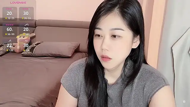 Snapshot of F-Yuwei chatting on June 11, 2026, 8:23 am F-Yuwei online show from June 11, 2026, 8:23 am