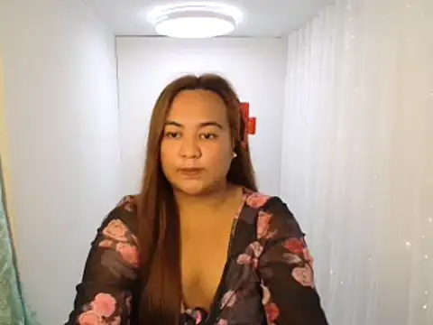 Snapshot of Czarinna chatting on April 29, 2026, 4:33 pm Czarinna online show from April 29, 2026, 4:33 pm