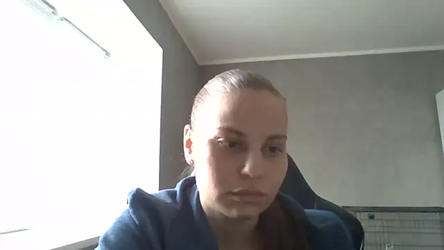  Linsyy ee  online show from May 1, 2026, 1:48 pm