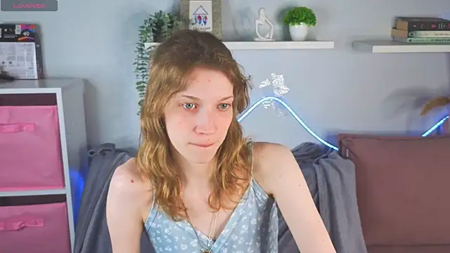 Emily Cartex online show from May 17, 2026, 5:49 am