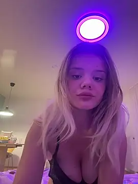 badbunnybabsy online show from July 24, 2026, 7:45 pm