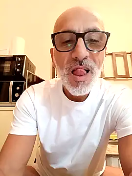circusmale online show from May 17, 2026, 11:34 pm