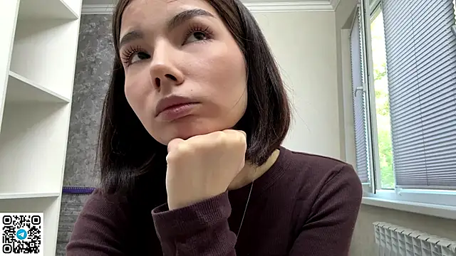 MarylnMonnier online show from May 5, 2026, 11:18 am