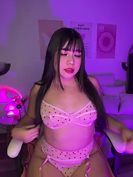 iEmily  online show from June 7, 2026, 1:10 am