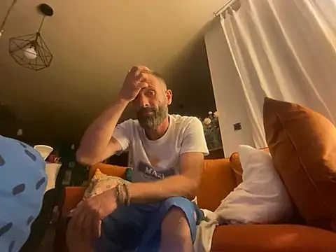 thefrenchi09 online show from July 17, 2026, 11:42 pm