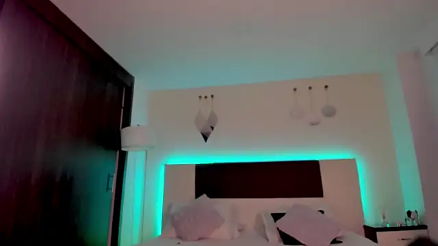 Sky Loren online show from June 8, 2026, 4:13 am