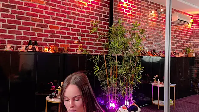 HannahIsabellee online show from May 1, 2026, 7:51 pm