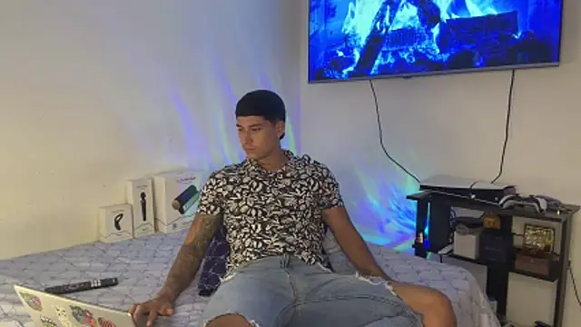 SexxxySquirterStev777 online show from May 8, 2026, 1:49 pm