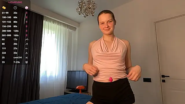 LongChillGerl online show from July 20, 2026, 5:55 am