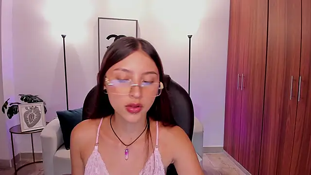 Snapshot of Nikky_sweett_ chatting on May 11, 2026, 9:34 pm Nikky sweett online show from May 11, 2026, 9:34 pm