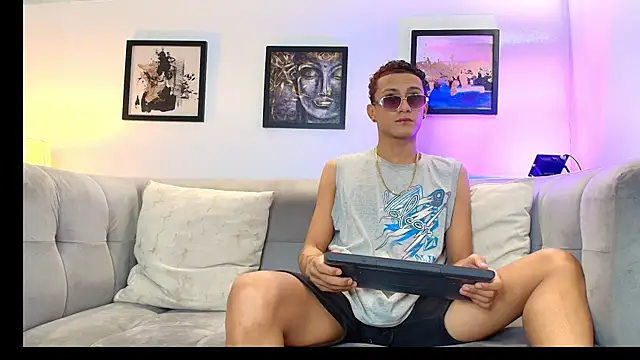 KING BOYS2026 online show from June 17, 2026, 1:30 am