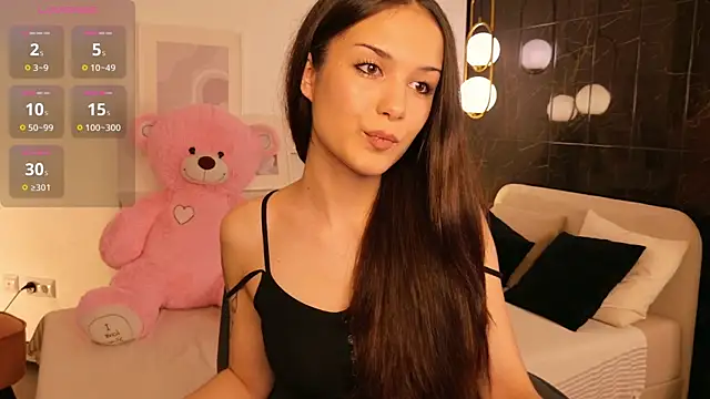 SkinnyEllie online show from July 17, 2026, 8:57 pm