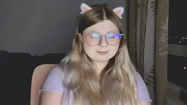 Snapshot of YukiBlush chatting on May 17, 2026, 9:11 pm YukiBlush online show from May 17, 2026, 9:11 pm