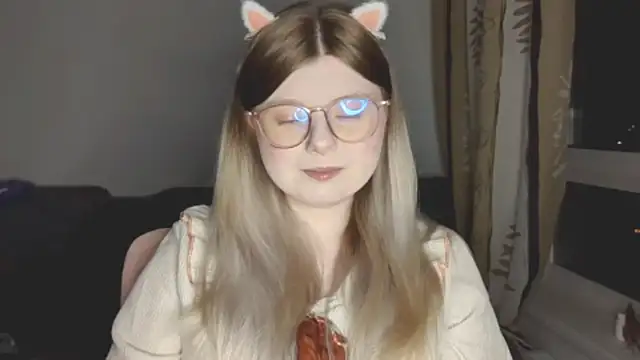 Snapshot of YukiBlush chatting on May 19, 2026, 6:14 pm YukiBlush online show from May 19, 2026, 6:14 pm