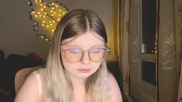 YukiBlush online show from July 17, 2026, 9:19 pm