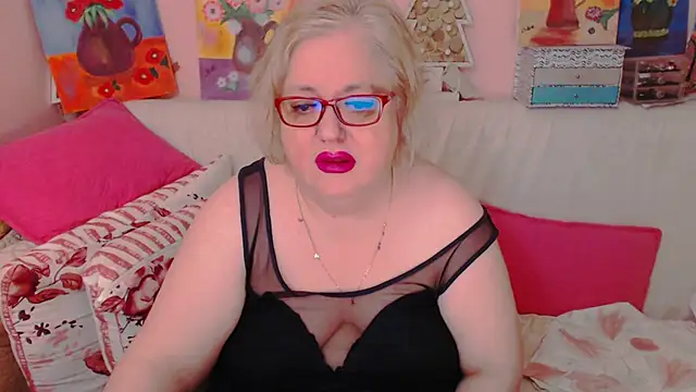Maturelove xxx online show from May 5, 2026, 7:00 pm
