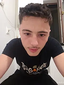 denysio89 online show from July 10, 2026, 9:39 pm