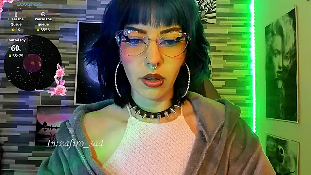 BlueElyxra online show from May 19, 2026, 2:40 am