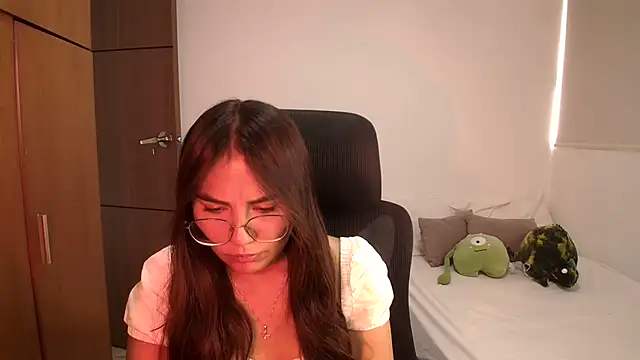 Snapshot of abbyyandmaxx chatting on June 18, 2026, 4:11 pm abbyyandmaxx online show from June 18, 2026, 4:11 pm