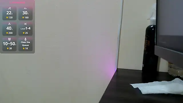 LUCYXS1 online show from June 17, 2026, 12:18 pm