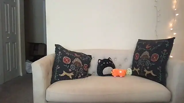 kittycat4810 online show from June 17, 2026, 3:24 pm