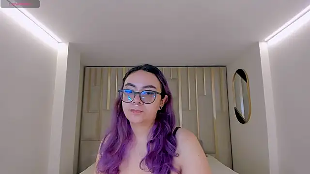 Snapshot of LoiseHarper chatting on June 22, 2026, 12:02 am LoiseHarper online show from June 22, 2026, 12:02 am
