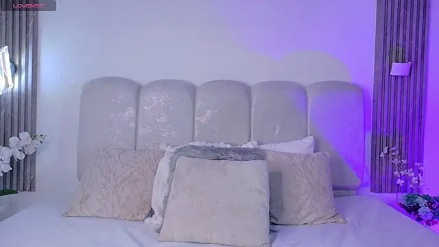 ScarlettVelvet online show from June 26, 2026, 1:15 pm