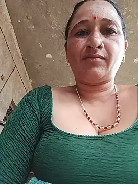 Snapshot of Haliya8 chatting on June 21, 2026, 7:11 am Haliya8 online show from June 21, 2026, 7:11 am