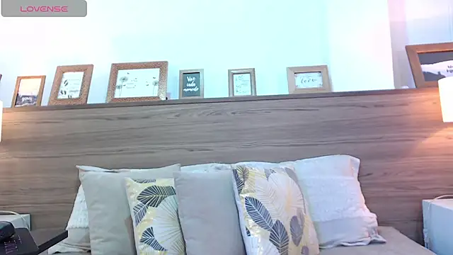 Snapshot of FranciscaVera chatting on June 15, 2026, 7:38 pm FranciscaVera online show from June 15, 2026, 7:38 pm