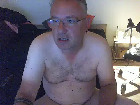 GeorgeCarlo online show from June 4, 2026, 10:05 pm