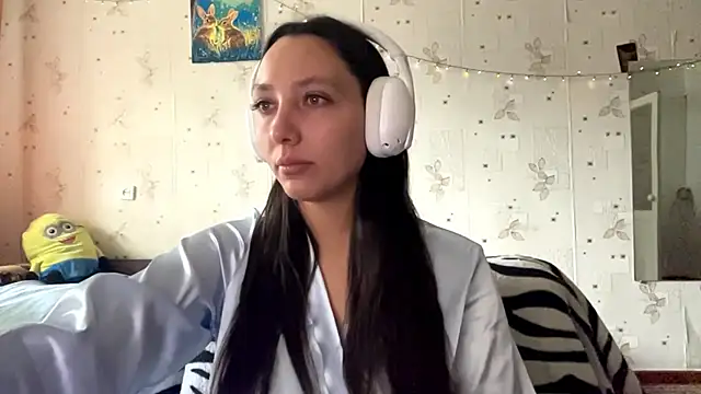 SheeringGape online show from June 1, 2026, 1:40 am