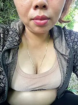 Banana-zz online show from May 15, 2026, 11:56 pm