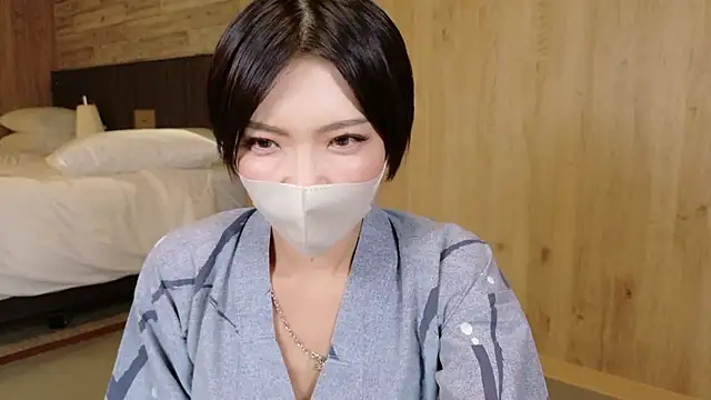 Naomi 00122 online show from July 16, 2026, 11:05 am