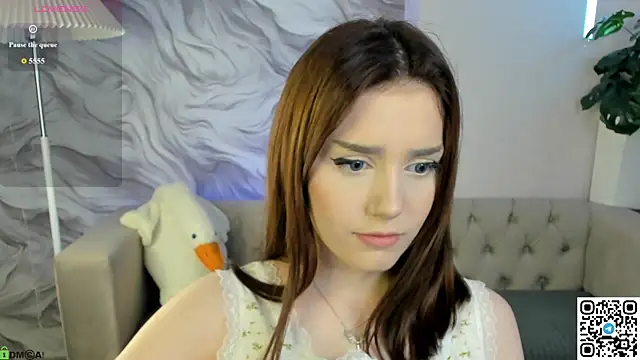 Lonny Peach online show from August 4, 2026, 2:59 am