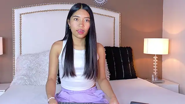 hanaluna  online show from July 17, 2026, 2:02 pm