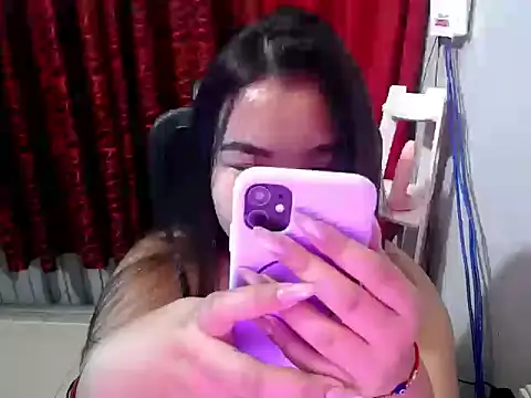 hotchickgirl online show from June 29, 2026, 8:09 am