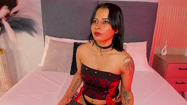 RavenMonrroe online show from May 23, 2026, 7:40 pm
