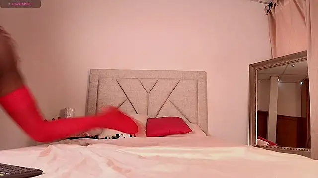 ZoeDreams online show from June 9, 2026, 7:47 pm