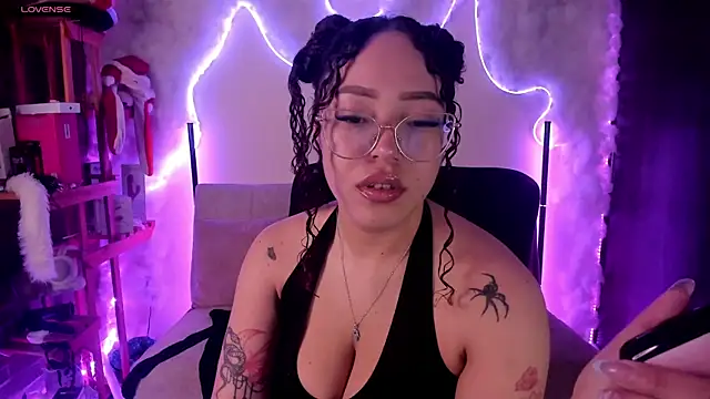Snapshot of liz_martins1 chatting on August 3, 2026, 2:43 am liz martins1 online show from August 3, 2026, 2:43 am
