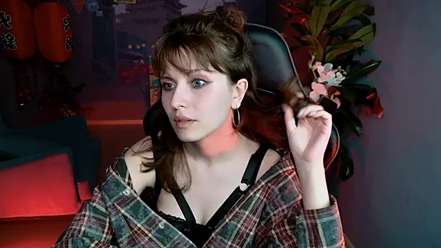 Snapshot of LolaDominara chatting on May 7, 2026, 11:37 am LolaDominara online show from May 7, 2026, 11:37 am