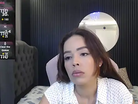 naomis 36 online show from June 2, 2026, 1:57 pm
